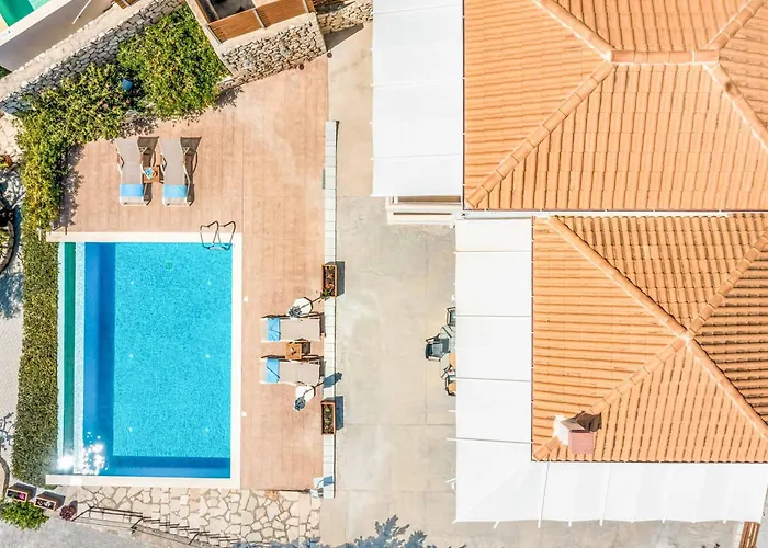 فيلة Anna Lefkas *